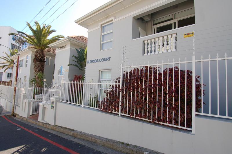 To Let 2 Bedroom Property for Rent in Bantry Bay Western Cape